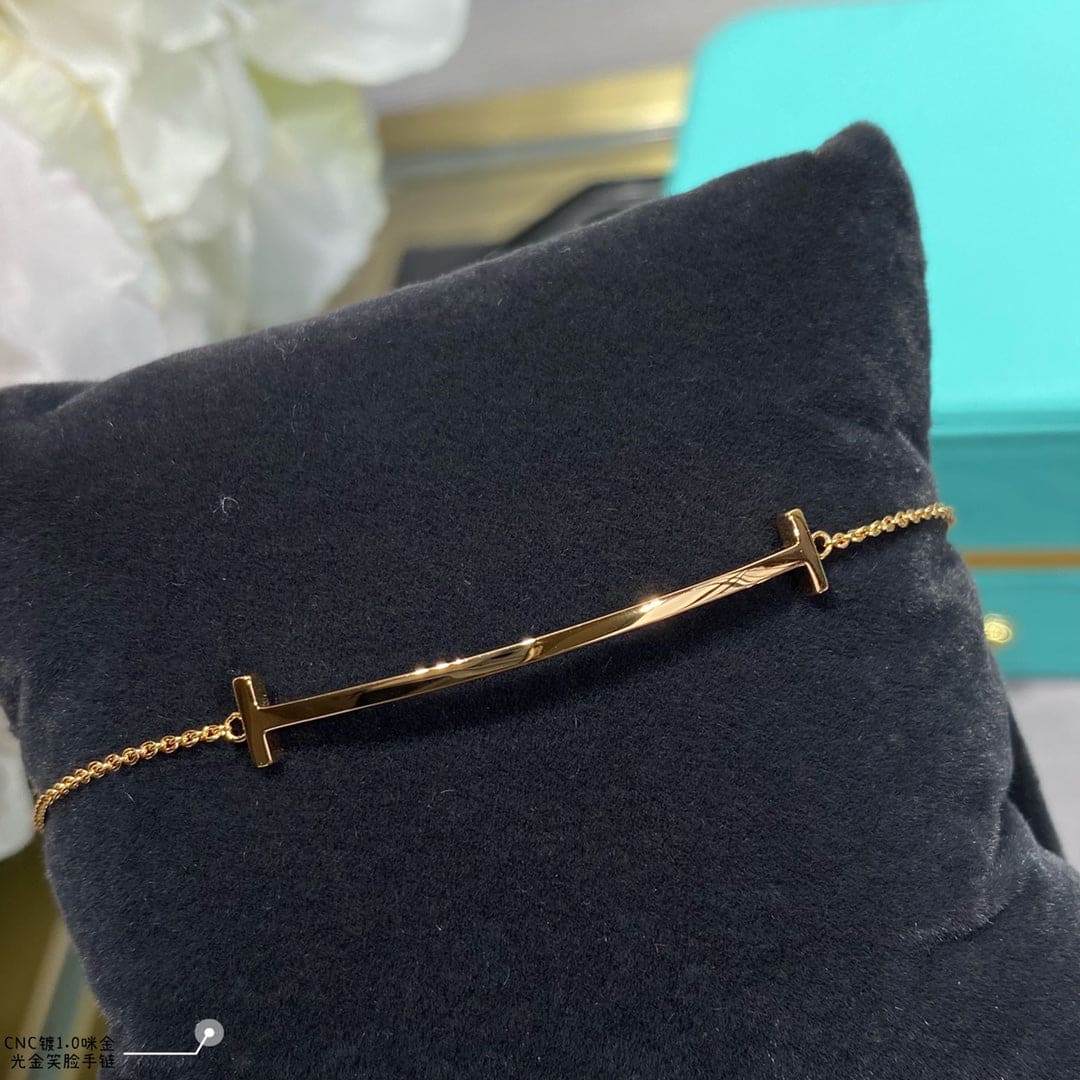Tiffany Smile 18K Gold Bracelet