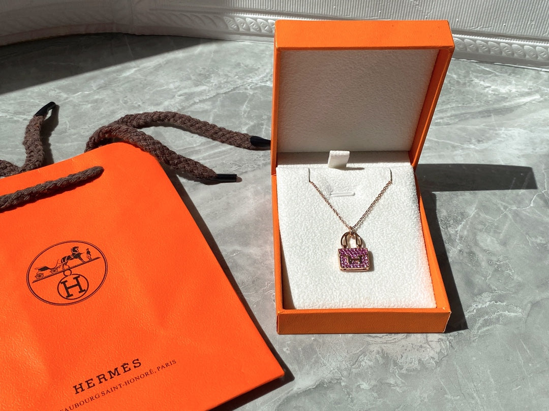 Amulettes Constance Pink Diamonds Pendant 18K Gold Necklace