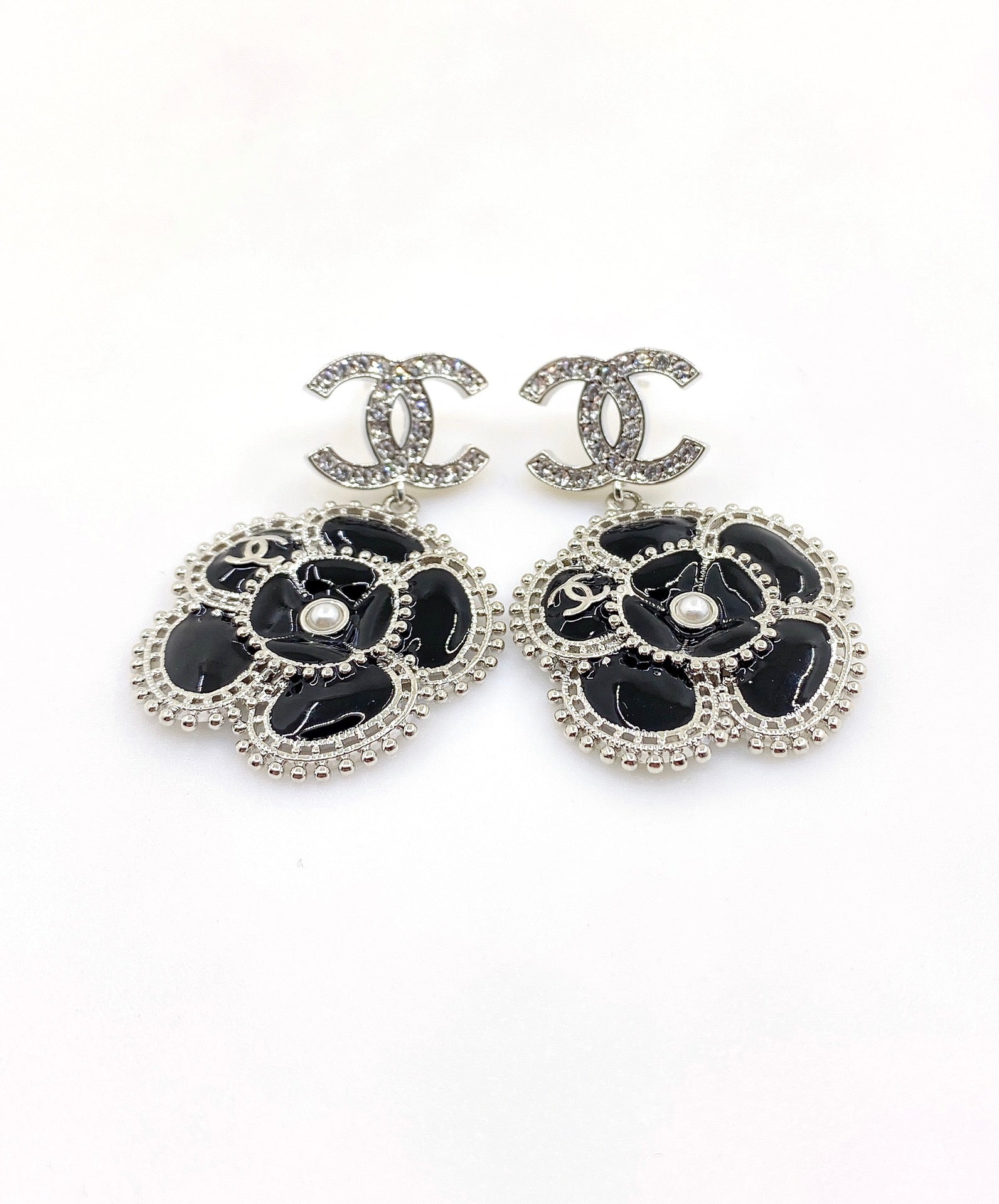 Chanel Black Pearl Camellia 18K Gold Earrings