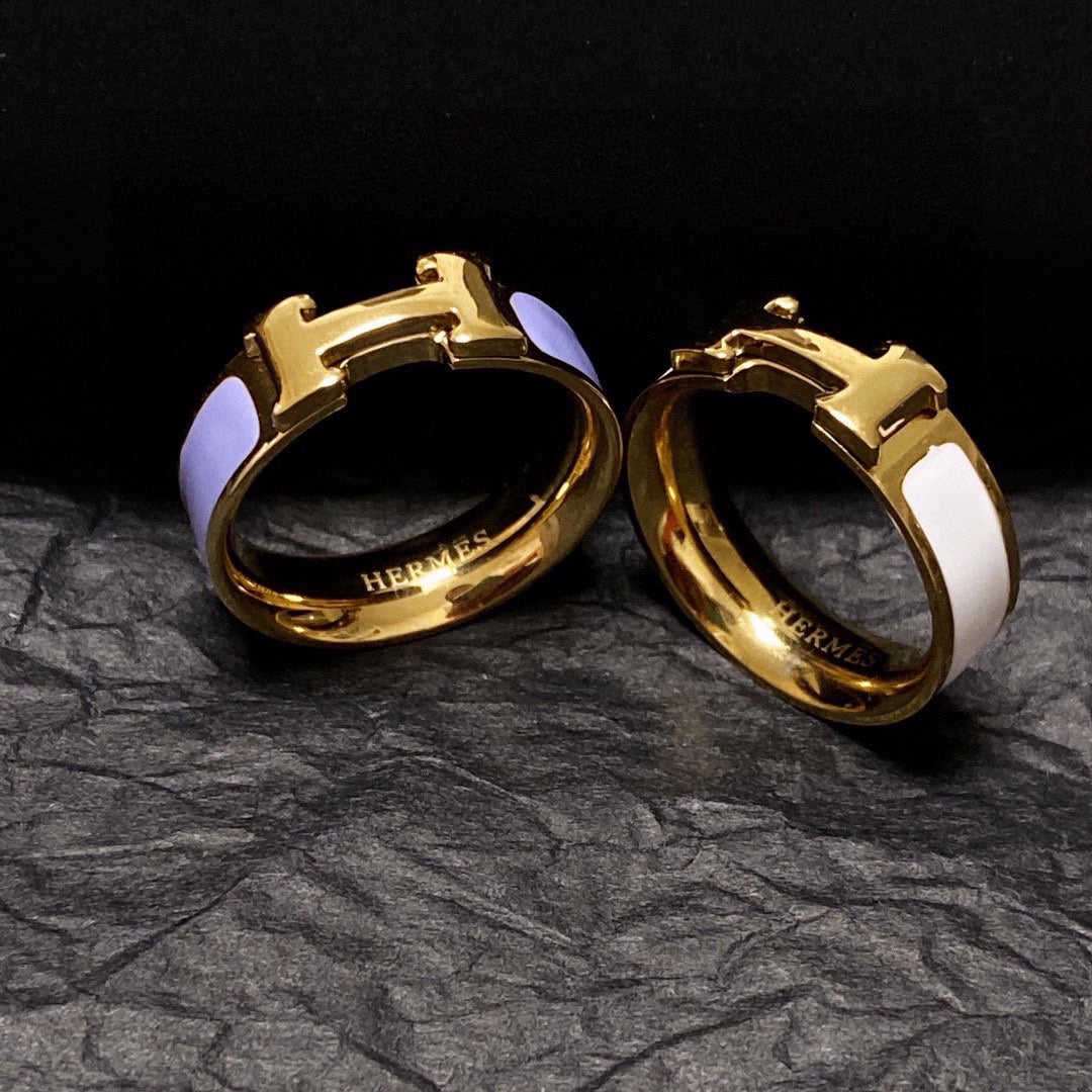 Hermes Vintage Clic 18K Gold Ring