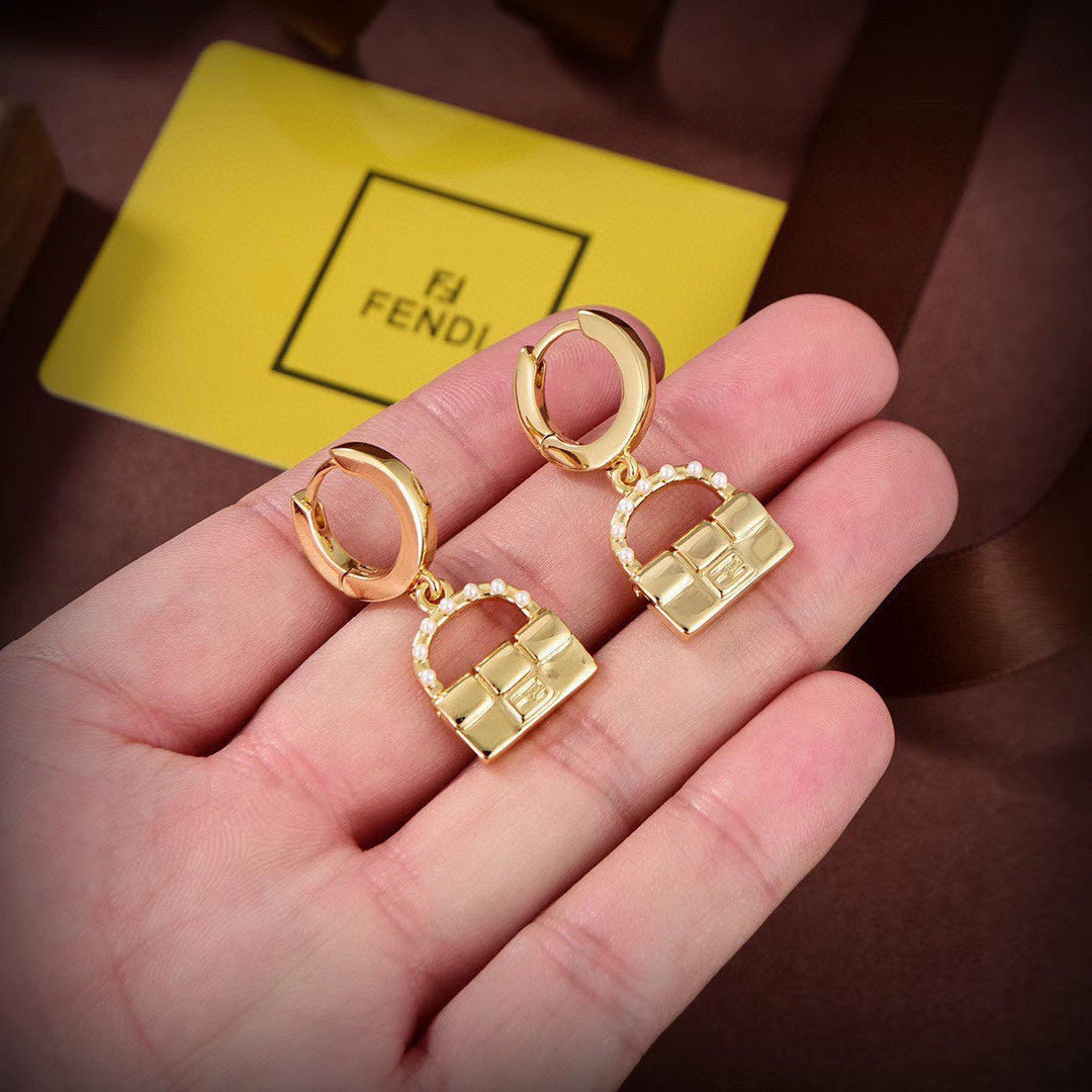 Bag Pendant Pearls 18K Gold Earrings